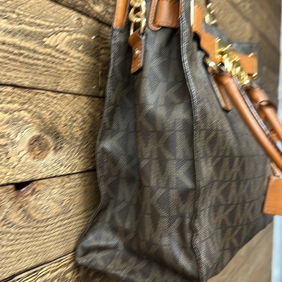 Michael Kors Signature Hamilton Brown Monogram Tote Bag with Lock Accent - Picture 7 of 11